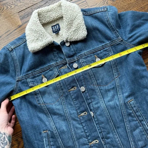 GAP Blue Denim Jacket with White Sherpa Collar and Lining S - Picture 9 of 10